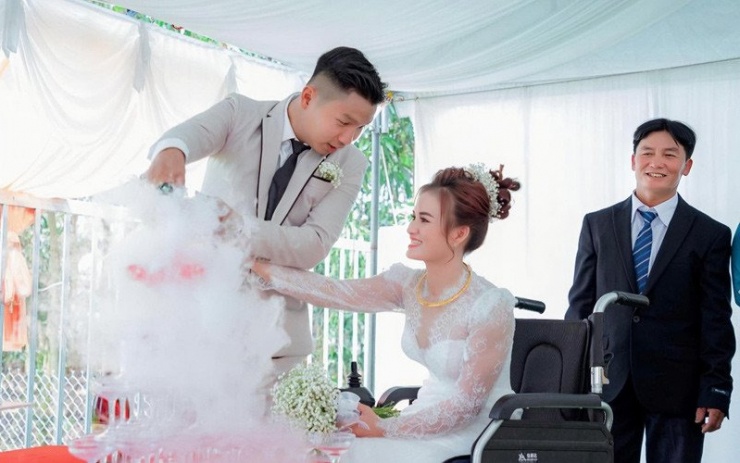 Đám cưới của họ được tổ chức chu toàn