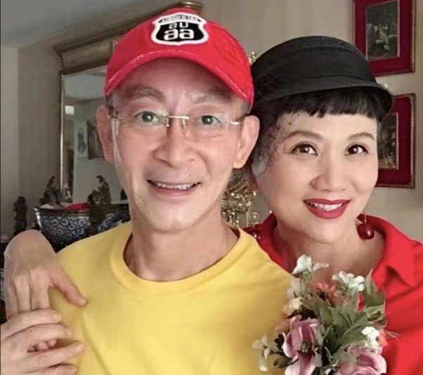 Đến nay cặp đôi vẫn chung sống hạnh phúc.