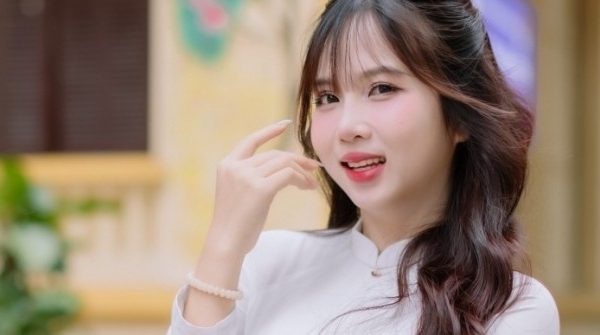 Nữ thủ khoa điểm tuyệt đối từng bị bàn tán ‘trường chuyên mà trượt đại học’ 1755746061 220 thumbnail width740height495 anh cat 3 2 auto cropjpg