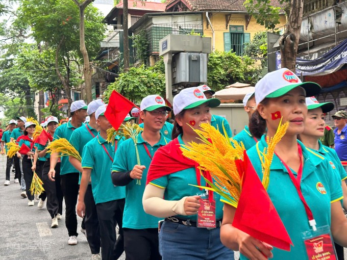 Các khối diễu binh, diễu hành đi giữa vòng tay nhân dân - 3