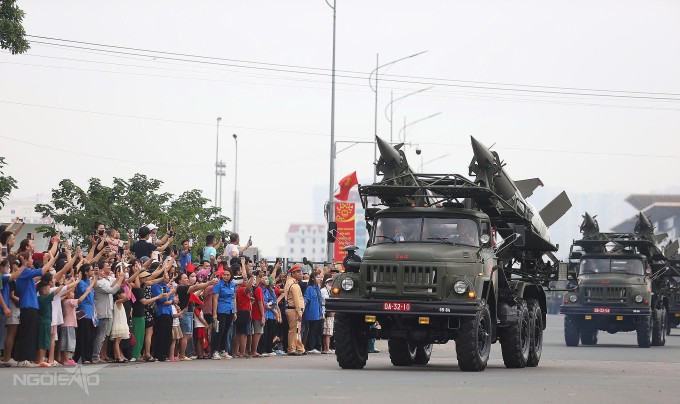 Các khối diễu binh, diễu hành đi giữa vòng tay nhân dân - 7