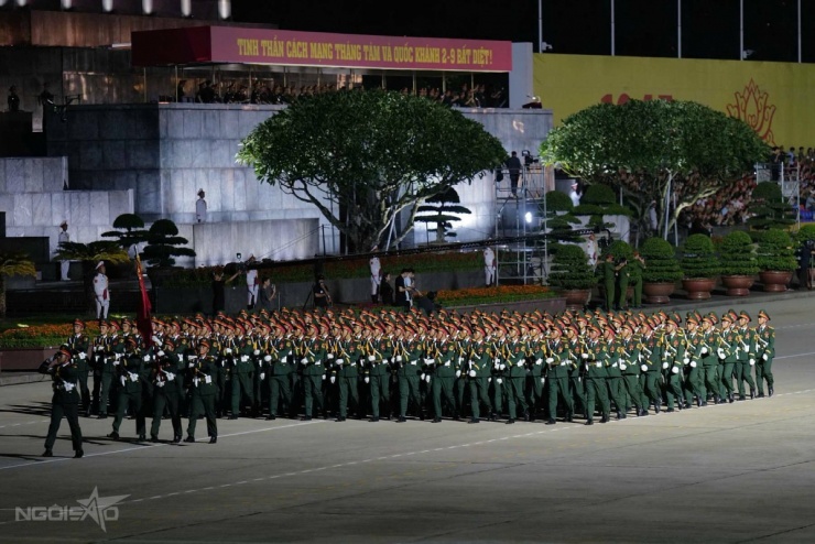 1755827112-db7a-0516-8900-9091-width1200height800 Dàn chiến sĩ rạng rỡ trong ngày hợp luyện diễu binh - 5