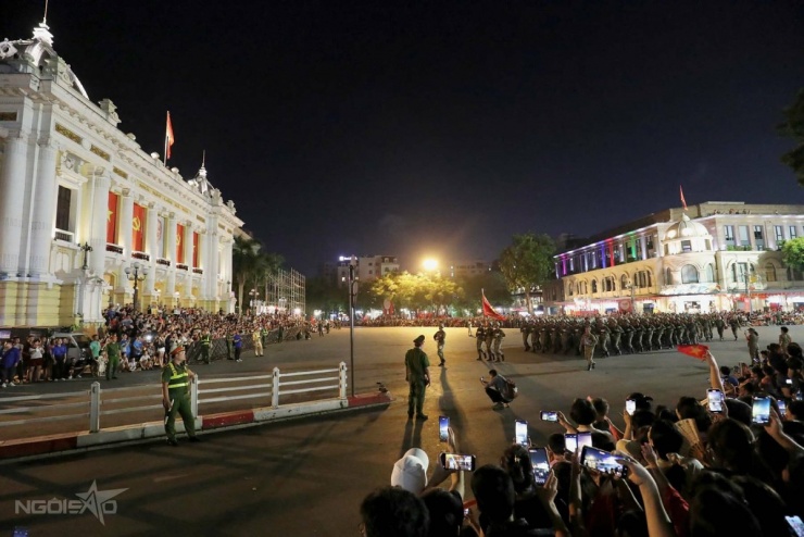 1755827116-db32a-0527-9077-9094-width1200height800 Dàn chiến sĩ rạng rỡ trong ngày hợp luyện diễu binh - 18