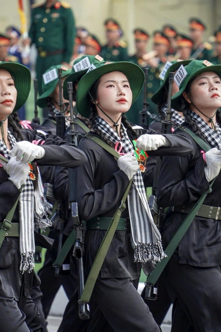 1755853723-anh-2-2861-width800height1200 Phúc tự hào vì được tham gia các sự kiện trọng đại của đất nước