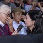 Mẹ anh hùng 101 tuổi được Hòa Minzy tặng quà đặc biệt 1755908633 625 thumbnail width740height495 anh cat 3 2 auto cropjpg