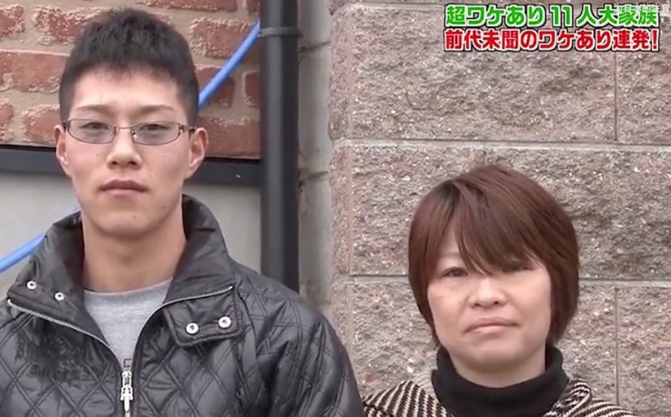 Masashi (hiện 27 tuổi) kém vợ đúng 39 tuổi và đã trở thành ông của 4 đứa cháu. Ảnh: Weibo