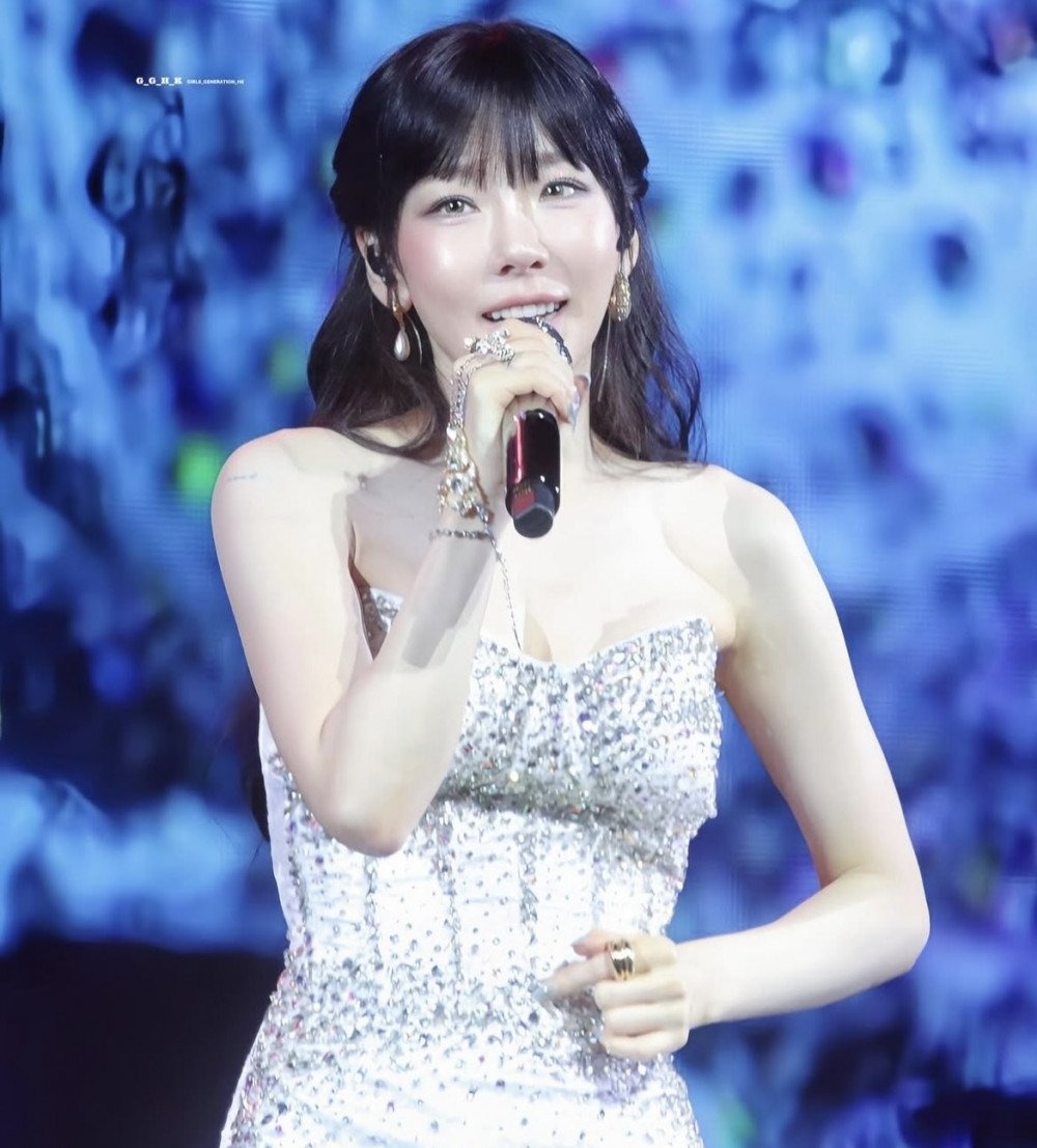Loạt ảnh Taeyeon (SNSD) ở Việt Nam gây bão MXH Hàn Quốc: