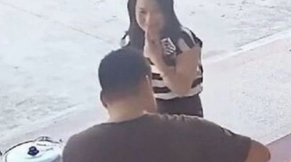 Đi mua bữa sáng, cô gái bất ngờ gặp lại mối tình đầu sau 16 năm 1756863339 74 thumbnail width740height495 anh cat 3 2 auto cropjpg