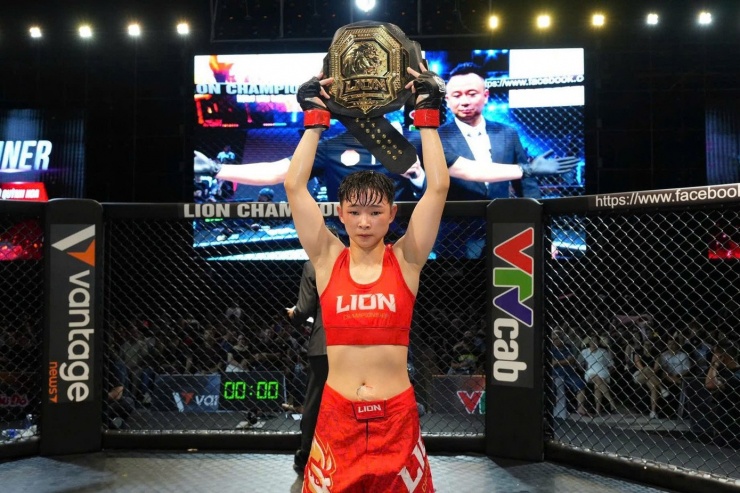 Nguyễn Vũ Quỳnh Hoa - nữ sinh Thái Nguyên vô địch MMA Việt Nam: Sáng đi học, tối lên võ đài - 14