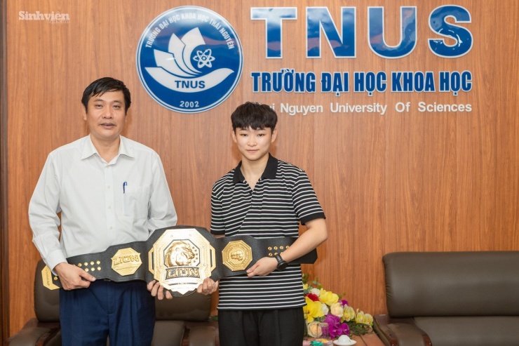 Nguyễn Vũ Quỳnh Hoa - nữ sinh Thái Nguyên vô địch MMA Việt Nam: Sáng đi học, tối lên võ đài - 20