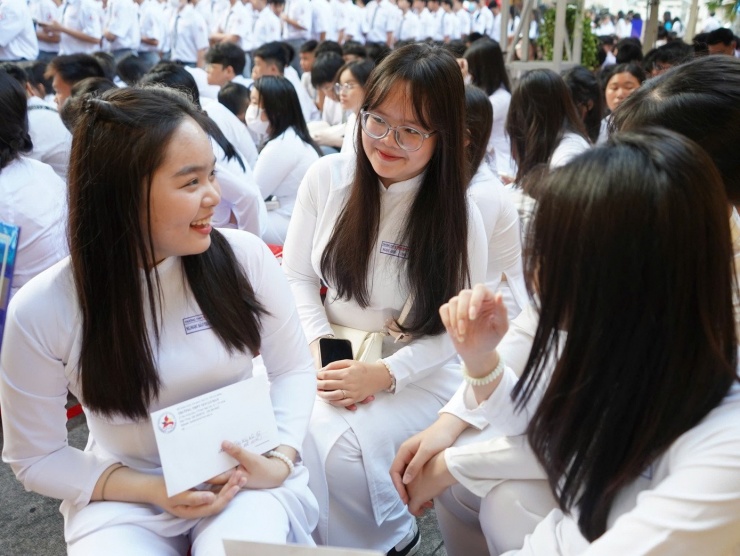 Nét đẹp tinh khôi của nữ sinh ngày tựu trường - 4