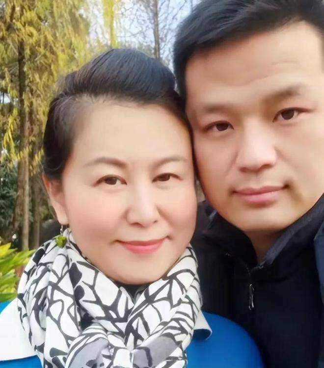 Chàng trai nghèo yêu nữ đại gia hơn 14 tuổi qua mạng, gặp 5 ngày đã cưới, cuộc sống hiện tại gây ngỡ ngàng - 4