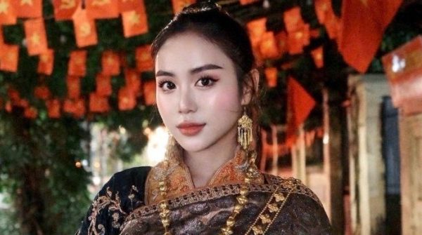 'Cô gái Lào yêu Việt Nam' làm cầu nối lan tỏa văn hóa 1757324873 192 thumbnail width740height495 anh cat 3 2 auto cropjpg