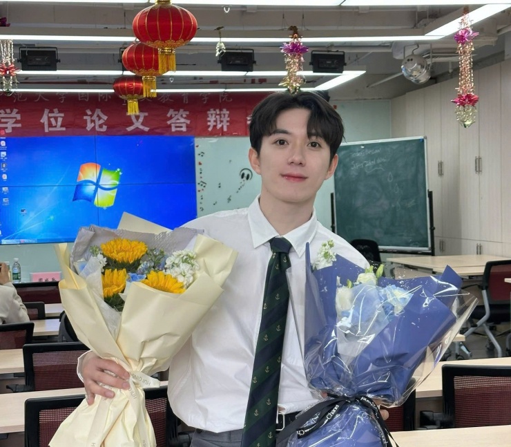 Nam sinh từng đạt học bổng thạc sĩ, 2 học bổng tiến sĩ tại các trường hàng đầu Trung Quốc về sư phạm. Ảnh: NVCC