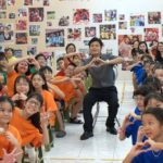 Nhạc sĩ Nguyễn Văn Chung "đứng lớp" tiết học đặc biệt 1758187525 828 thumbnail width740height495 anh cat 3 2 auto cropjpg