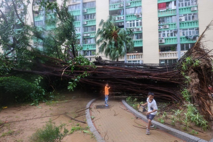 1758764781-ragasa-1-width1024height683-1 Siêu bão là hậu quả của biến đổi khí hậu do Trái Đất nóng lên.