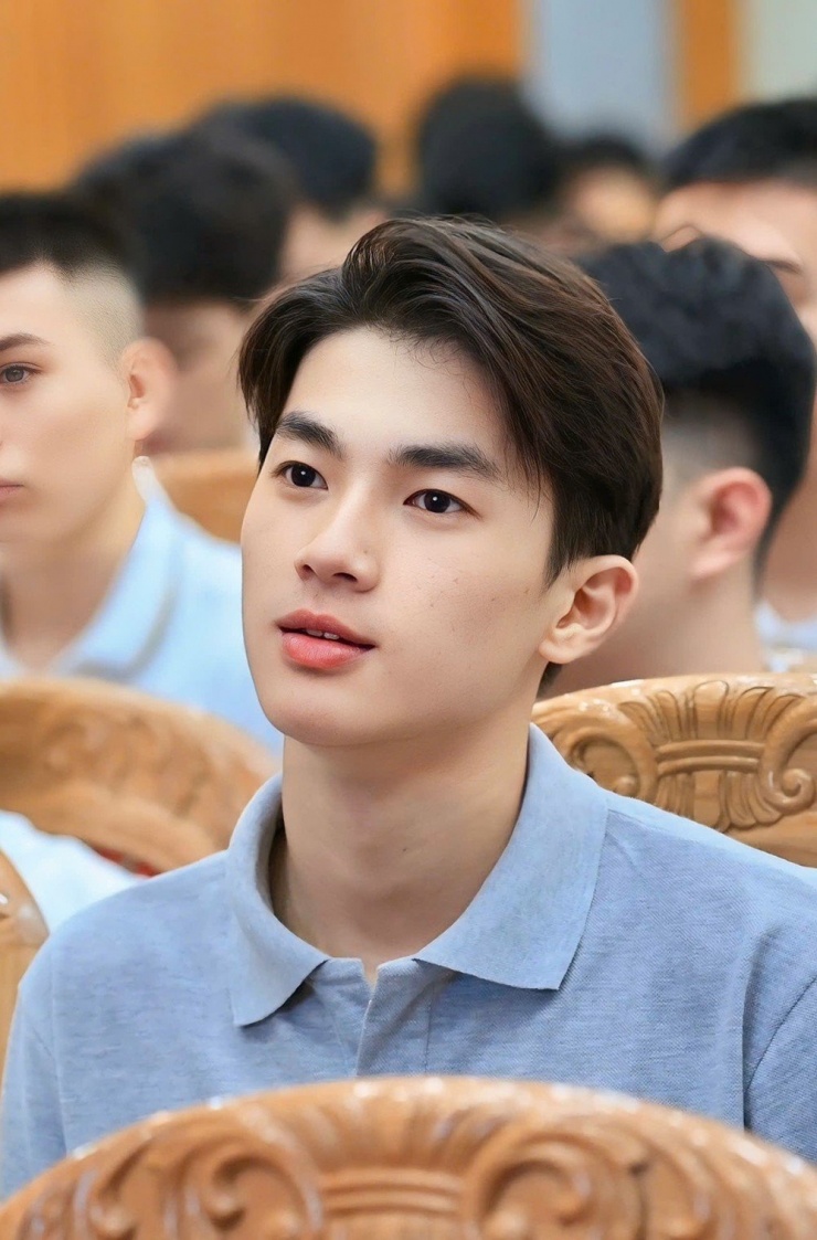 Dàn 'trai xinh, gái đẹp' Học viện Cảnh sát nhân dân 'gây sốt' ngay ngày đầu nhập học - 9