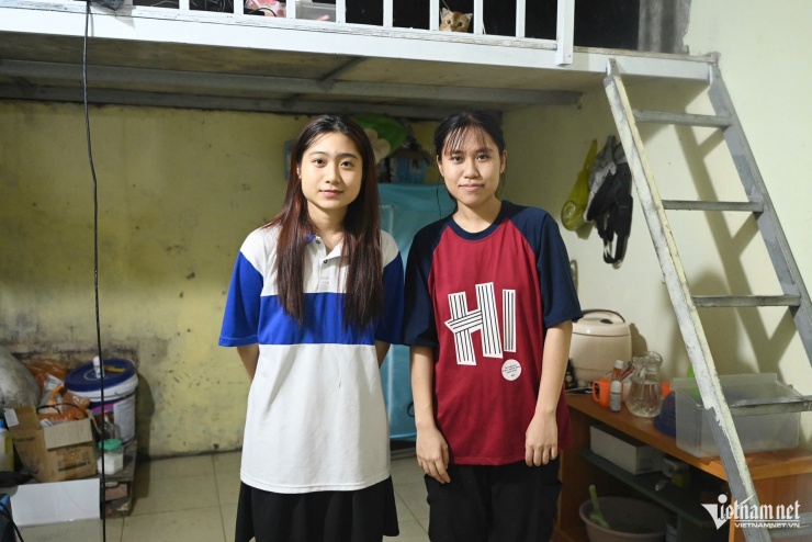 Đêm 'khó ngủ' ở con ngõ Hà Nội ngập sâu, cả nhà 7 người chen chúc trên gác xép - 10