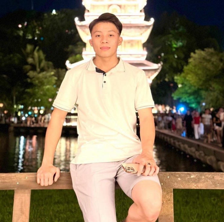 1759476677-anh-2-1736-width800height794 Bảo Khanh đã có 4 năm trong nghề. Ảnh: NVCC