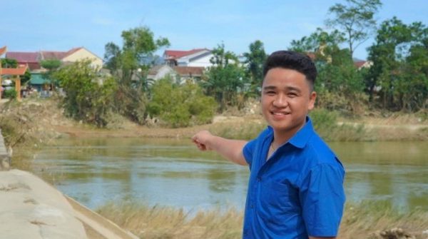 Chàng trai liều mình cứu cháu bé giữa dòng lũ: Nếu sợ thì ai sẽ cứu người đây... 1759711867 367 thumbnail width740height495 anh cat 3 2 auto cropjpg