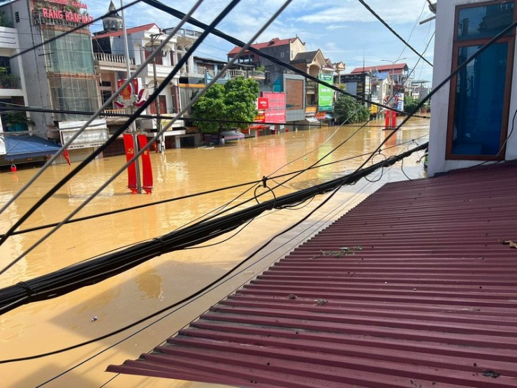 Khung cảnh ngập nặng ở nơi chị Phương Anh sinh sống. Ảnh: NVCC