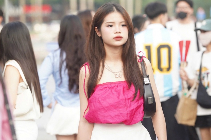 Theo thông báo của ban tổ chức, khán giả bắt đầu check-in từ 12h. Chương trình bắt đầu từ 19h.