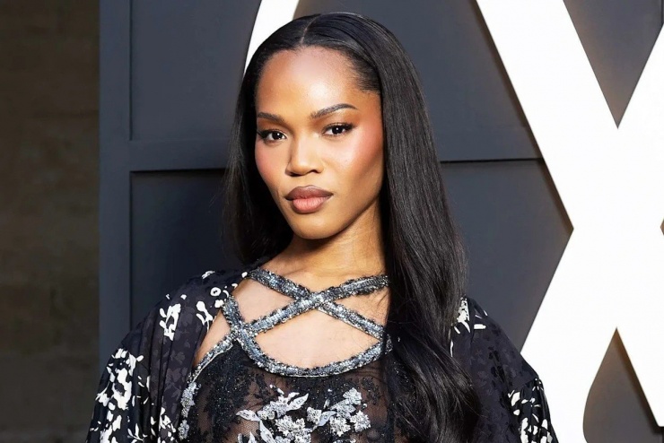 1760706093-56b8e5e37bfd0753bd5f1dbaad66b424-width1242height828 Nhan sắc thay đổi ngoạn mục của Quenlin.