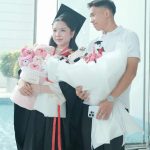 Chuyện tình năm 17 tuổi của ‘cô chủ tiệm vàng’ và tiền vệ tuyển Việt Nam 1761208628 anh thay 1 1480 width800height900