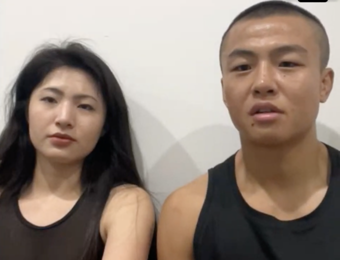 Zhou Runqi và vợ trong một video chia sẻ trên mạng xã hội đầu năm 2025 tại Australia. Ảnh: Weibo