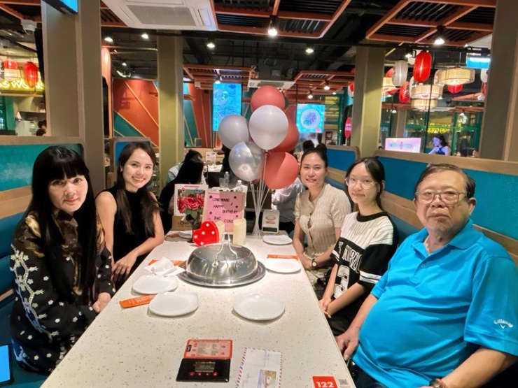 1762063378-anh-4-731-width800height600 Khoảnh khắc sum vầy bên gia đình giúp My chữa lành tâm hồn