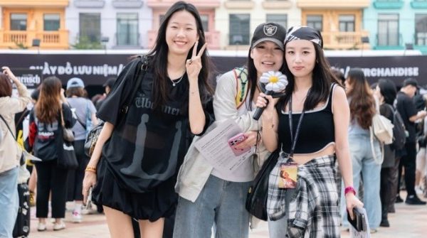 Ocean City "bùng nổ" trước giờ G: Fan Việt và quốc tế cuồng nhiệt đổ về, tạo nên trải nghiệm âm nhạc hiếm có 1762598626 885 thumbnail width740height495 anh cat 3 2 auto cropjpg