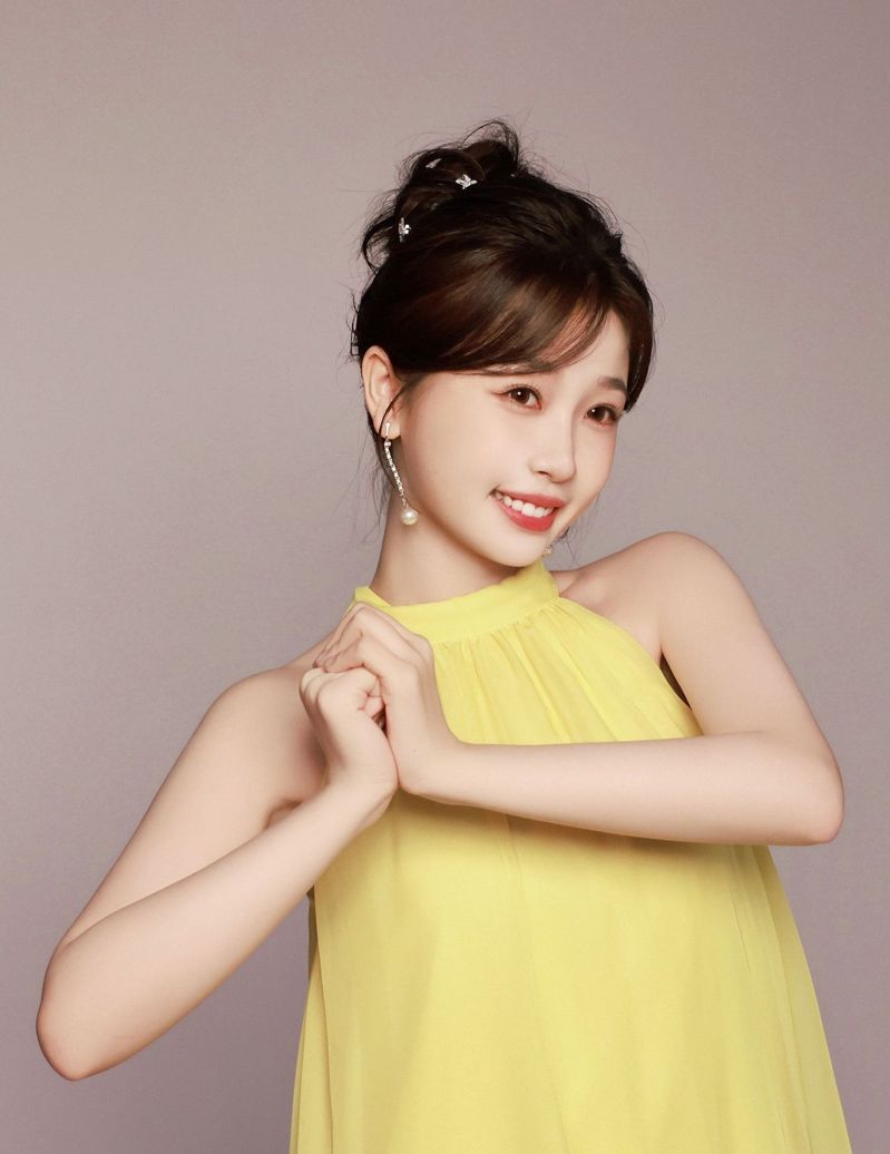 Sự hết thời của ngôi sao giả tạo nhất showbiz: Fan meeting chỉ bán được 26 vé, mất 160.000 người hâm mộ trong một ngày- Ảnh 4. Sự hết thời của ngôi sao giả tạo nhất showbiz: Fan meeting chỉ bán được 26 vé, mất 160.000 người hâm mộ trong một ngày- Ảnh 4.