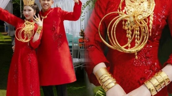 Cưới 'cô chủ tiệm vàng', chú rể TPHCM nhận dây chuyền kim cương đặc biệt 1763434256 370 thumbnail width740height495 anh cat 3 2 auto cropjpg