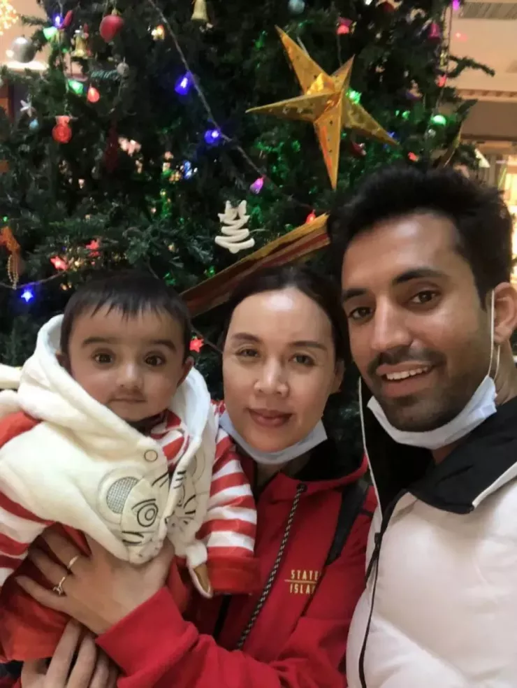 1763449113-u50-tai-hon-voi-chang-trai-pakistan-27-tuoi-mo-2-truong-hoc-theo-chong-ve-que-roi-choang-voi-canh-tr-6-9733-641-width960height1276 U50 tái hôn với chàng trai Pakistan 27 tuổi, mở 2 trường học, theo chồng về quê rồi choáng với cảnh trước sân - 6