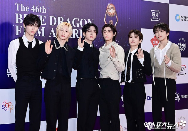 Siêu thảm đỏ Rồng Xanh 2025: Hyun Bin - Son Ye Jin chiếm trọn spotlight, Yoona (SNSD) rực rỡ như đóa hoa hồng- Ảnh 41.