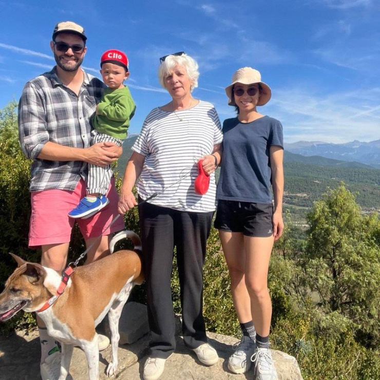 1764298146-anh-2-2592-width800height800 Vợ chồng chị Quỳnh Anh cùng mẹ chồng và con trai nhỏ tên Táo