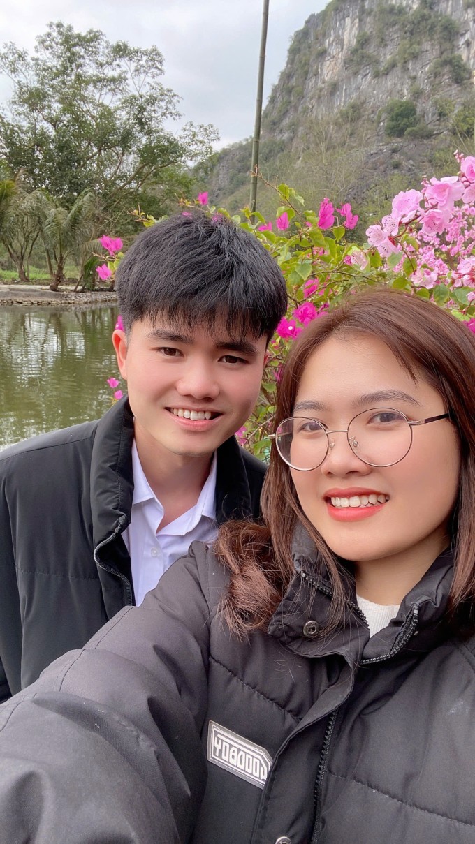 1764809117-z3-029b7c7c7748a22-7709-6971-0574-width680height1209 Vợ chồng trẻ chia sẻ việc nhà để không ai cảm thấy gánh nặng. Ảnh: NVCC