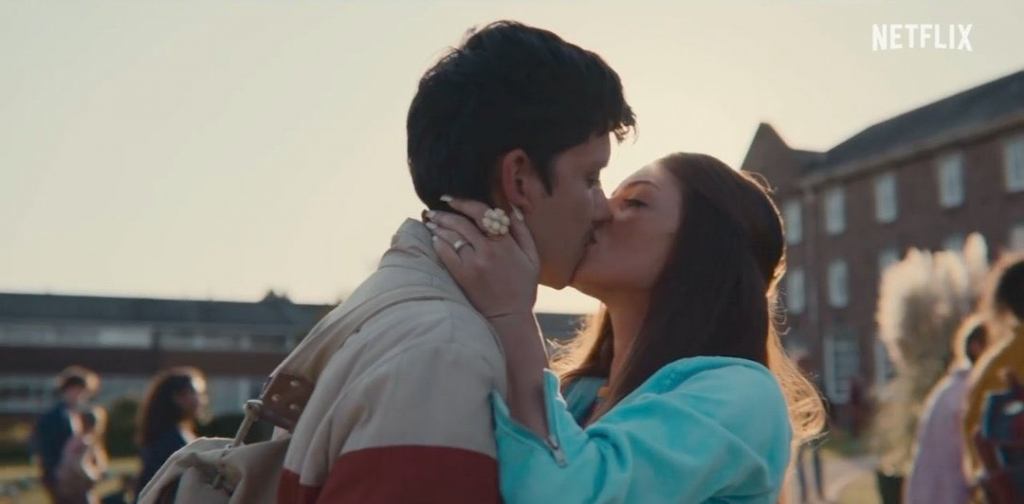 Xem phim Sex Education mãi mới biết có cảnh nóng dài 3 phút bị cả MXH đòi cắt bỏ, nghe kể thôi cũng nóng máu- Ảnh 1.