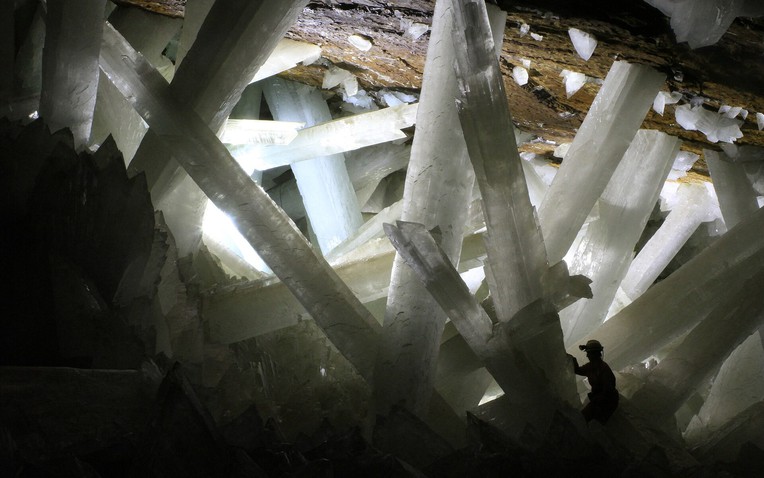 “Địa ngục pha lê” dưới lòng đất: Đẹp siêu thực nhưng có thể giết người trong vòng 15 phút- Ảnh 1.