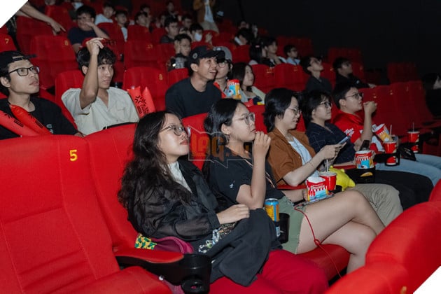 Người Hâm Mộ Esports Việt Nam Cháy Cùng Chung Kết Tổng VALORANT Champions 2025