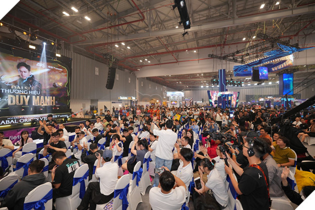 Họp báo ra mắt sản phẩm quy tụ đông đảo cộng đồng game thủ cả nước.