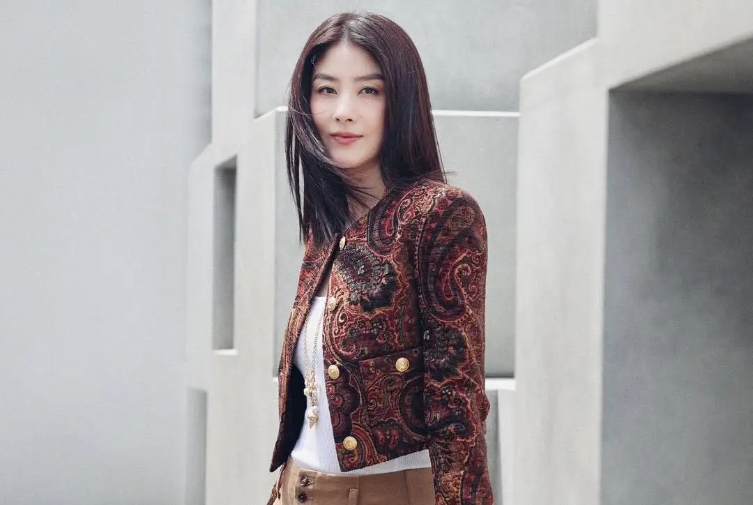 4 mỹ nhân showbiz là tiểu thư nhà siêu giàu: Người 5 tuổi đã đi chuyên cơ, người sở hữu biệt thự 1.000 tỷ, có bố ruột sẵn sàng nuôi con rể- Ảnh 2.