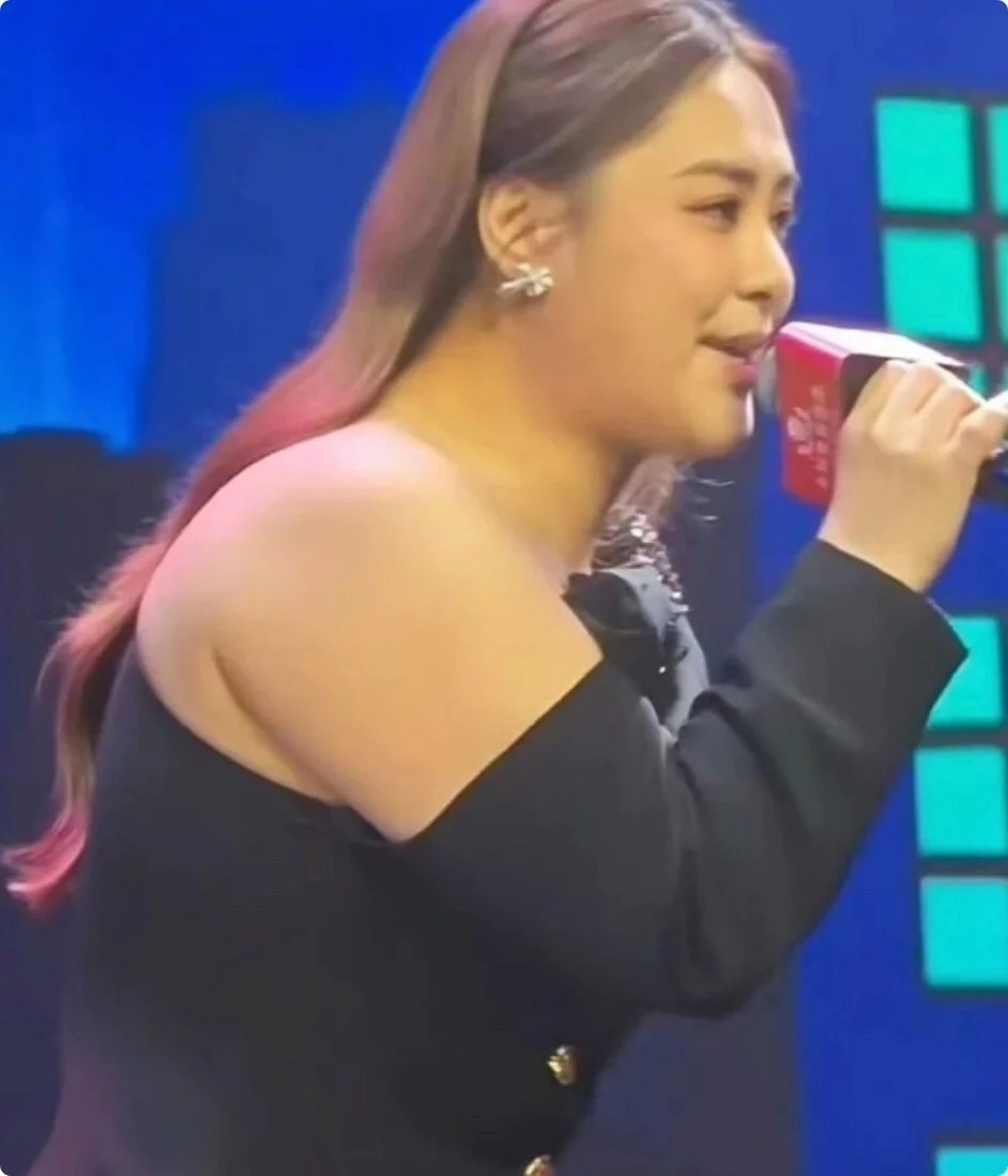 Ngoại hình phát tướng gây sốc của Chung Hân Đồng, đột ngột tăng đến 75 kg là vì sao?- Ảnh 2. Ngoại hình phát tướng gây sốc của Chung Hân Đồng, đột ngột tăng đến 75 kg là vì sao?- Ảnh 2.