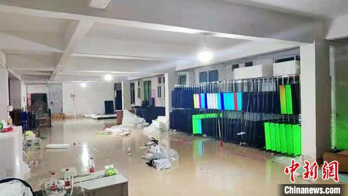 Công nghệ cao vào cuộc, công an triệt phá đường dây sản xuất buôn bán TV Xiaomi và Huawei giả quy mô 120 tỷ, tịch thu hơn 302 món đồ nhái- Ảnh 2.