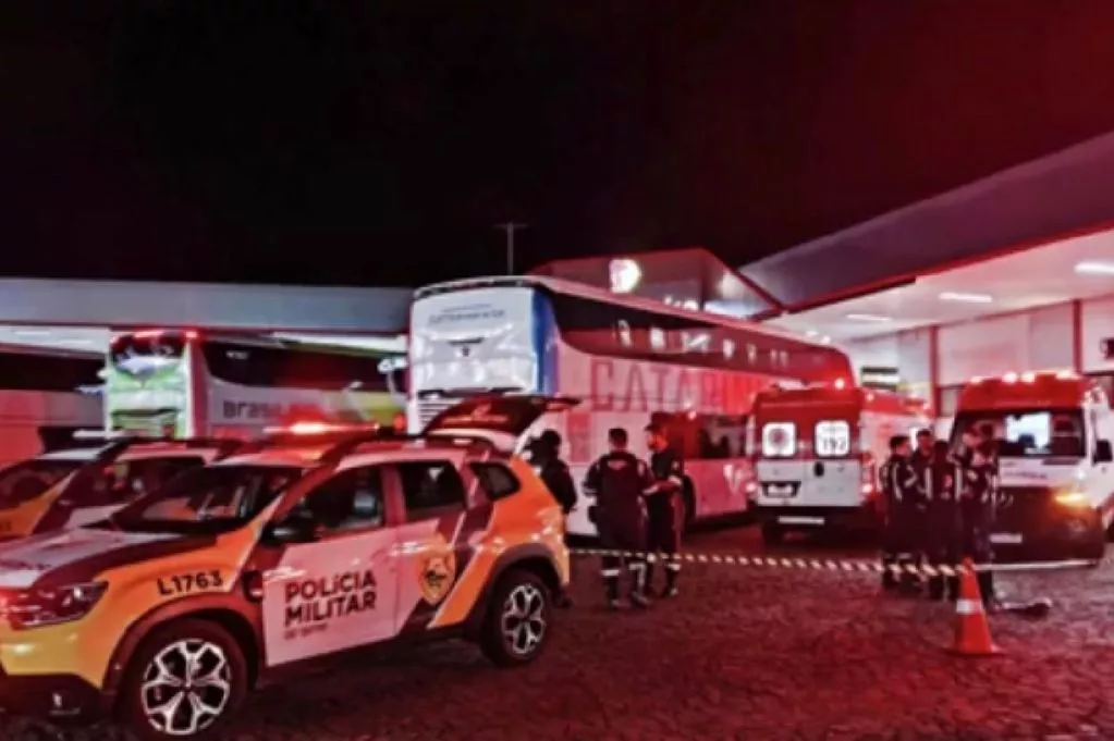 Bí ẩn người phụ nữ tử vong với 26 chiếc iPhone dán trên người- Ảnh 1. Bí ẩn người phụ nữ tử vong với 26 chiếc iPhone dán trên người- Ảnh 1.