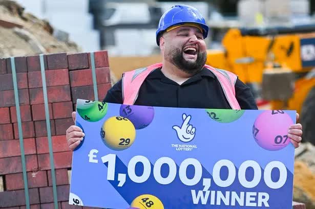 Anh thợ xây đổi đời khi trúng số 35 tỷ đồng, chỉ 3 tháng sau đã hối hận cùng cực vì bỏ việc và hưởng thụ sung sướng- Ảnh 1.