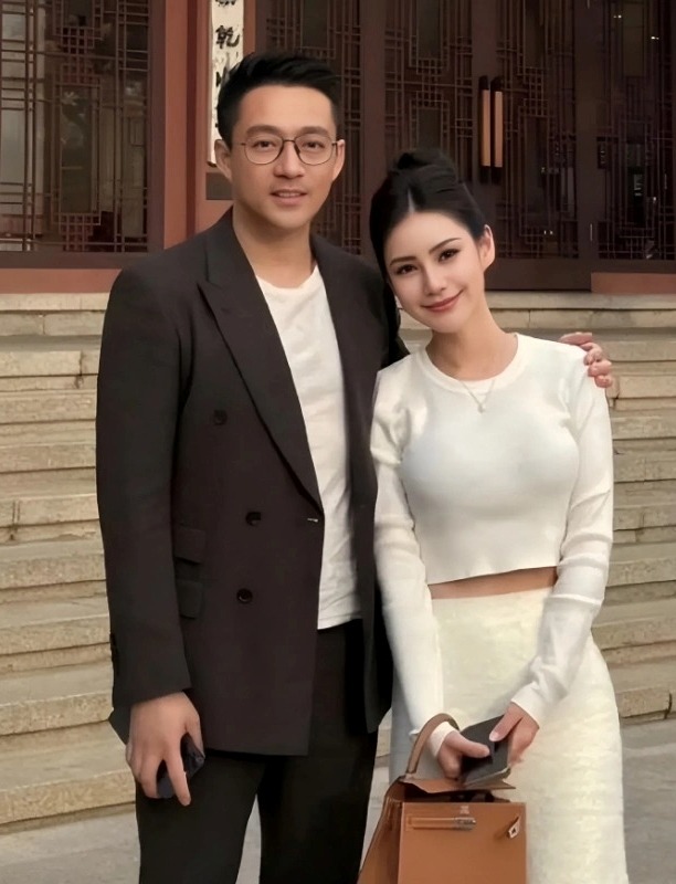 Chồng cũ cưới hot girl sau 3 tháng Từ Hy Viên qua đời: Đón dâu bằng trực thăng, váy cưới đính 999 viên kim cương!- Ảnh 1.