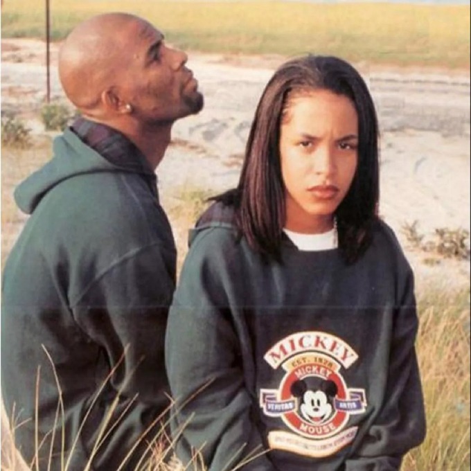 Giọng ca thiên thần qua đời ở tuổi 22: Là nạn nhân của ông trùm ấu dâm, cái chết đầy uẩn khúc được dàn dựng?- Ảnh 4. Giọng ca thiên thần qua đời ở tuổi 22: Là nạn nhân của ông trùm ấu dâm, cái chết đầy uẩn khúc được dàn dựng?- Ảnh 4.