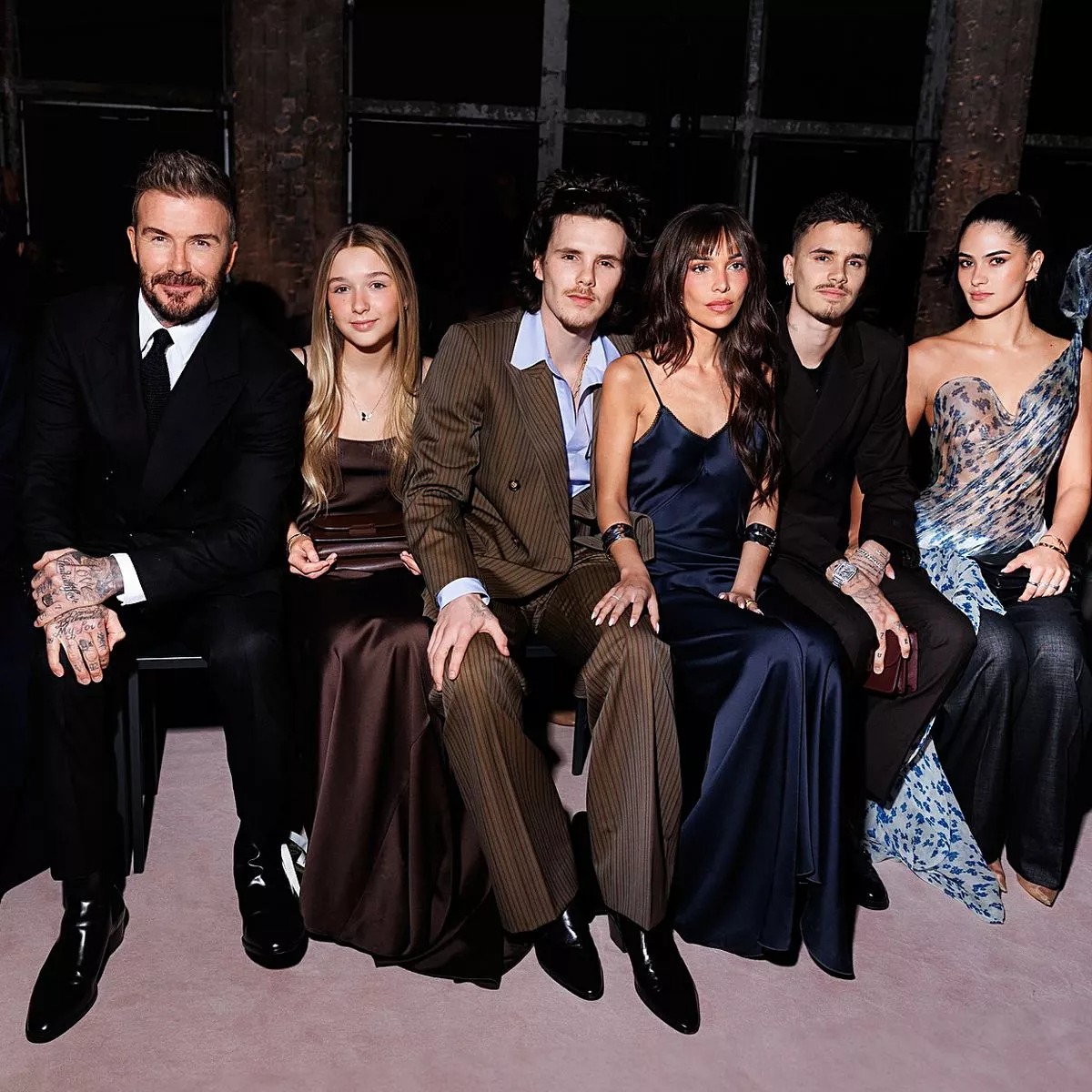 Victoria Beckham nôn nóng làm lành với Brooklyn lắm rồi: Đưa cậu cả lên phim, khẳng định là ưu tiên hàng đầu!- Ảnh 3. Victoria Beckham nôn nóng làm lành với Brooklyn lắm rồi: Đưa cậu cả lên phim, khẳng định là ưu tiên hàng đầu!- Ảnh 3.