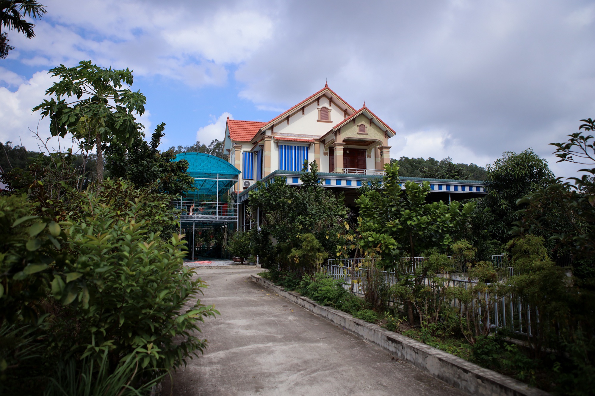 Đám cưới Hoa hậu Đỗ Hà và thiếu gia xây dựng: Nhà gái đã dựng rạp, có 1 điểm lạ chưa từng thấy!- Ảnh 2.